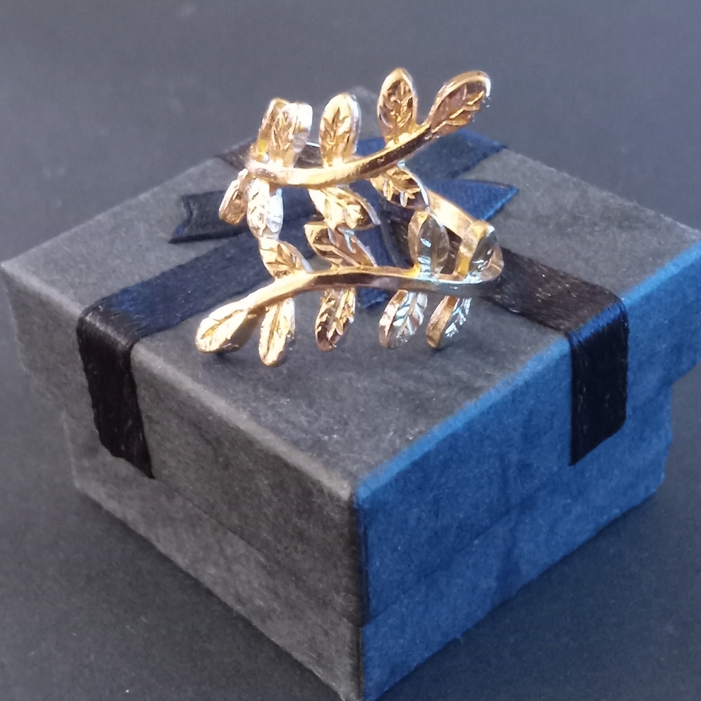 COPY - Gold Nature-Inspired Leaf Design Ring